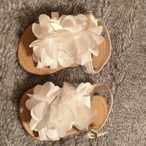 White floral sandals🌼